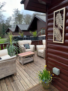Max's Woodland Lodge